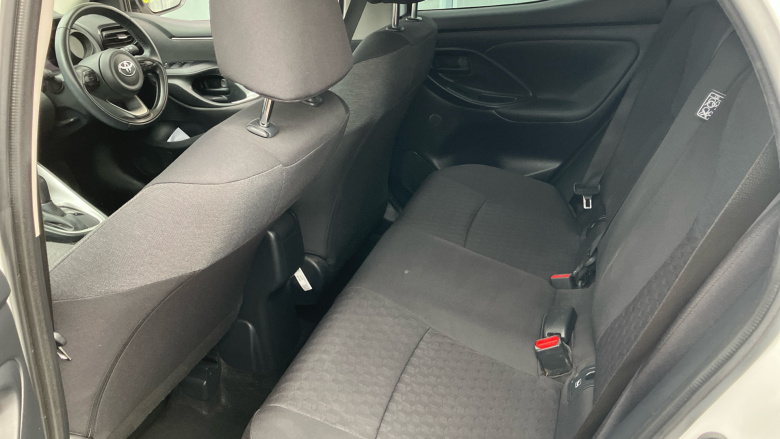 Toyota Yaris 1.5 Hybrid Design 5dr CVT Hybrid Hatchback